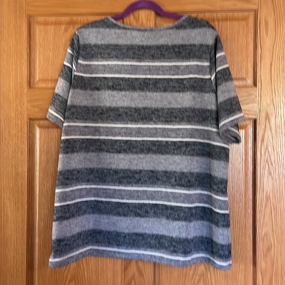 CJ Banks Shirt Short Sleeve NWT Size 1X Navy/Gray - Picture 6 of 8